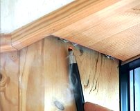 Épület-termográfiai mérési adatok kiértékelése - Levegőmozgás-keresés füsttel (forrás: Blowerdoor)