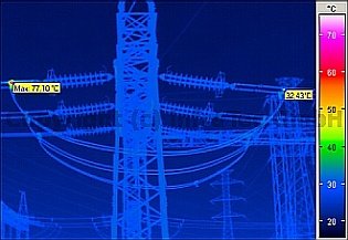 Villamos berendezések termográfiája - Távvezeték hibával (forrás: Infratec)
